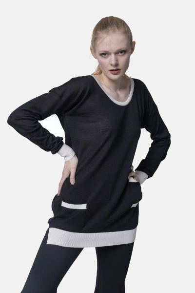 Roccobarocco czarny sweter RBM-4W czarny